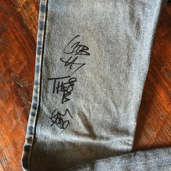 VINTAGE Lei autographed pants GOB, Publicity Stunt, Simple Plan - Picture 3 of 8